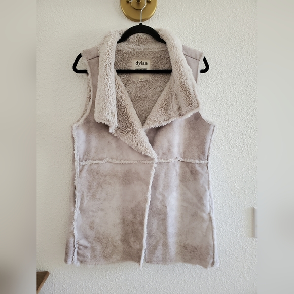 dylan Jackets & Blazers - Dylan Women Gray Faux-Suede Shearling Sleeveless Vest Jacket Coat M